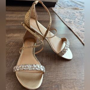 Jewel Badgley Mischka Gold Embellished Flat sandals